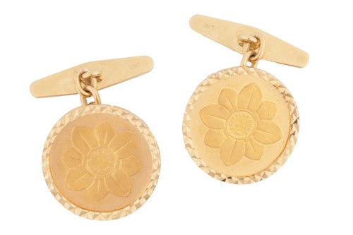 Lot 114 - A pair of coin-mounted cufflinks, each set...