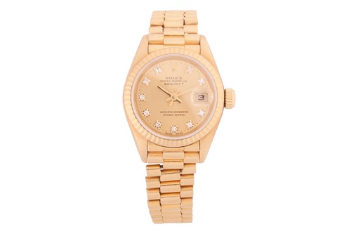 Lot 170 - A Rolex 26mm Datejust in 18ct gold Model:...