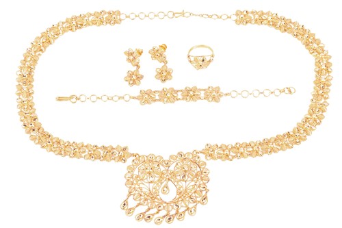 Lot 45 - An Indian floral parure comprising a necklace,...