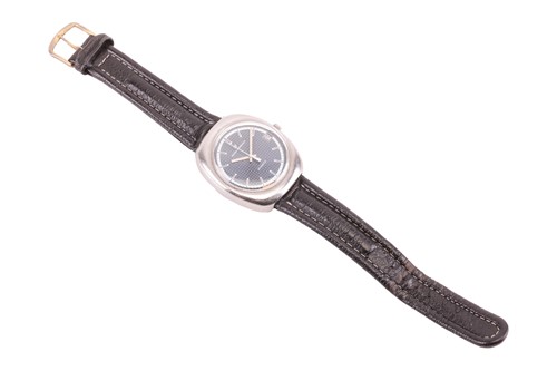 Lot 163 - A Girard-Perregaux stainless steel quartz...