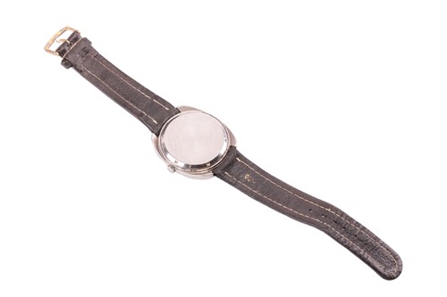 Lot 163 - A Girard-Perregaux stainless steel quartz...