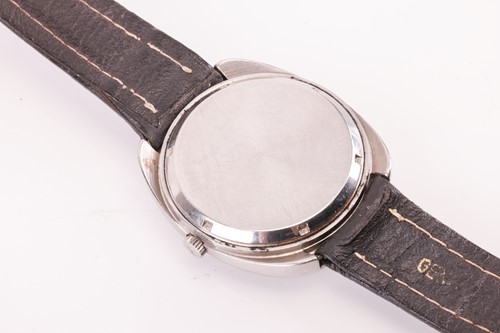 Lot 163 - A Girard-Perregaux stainless steel quartz...