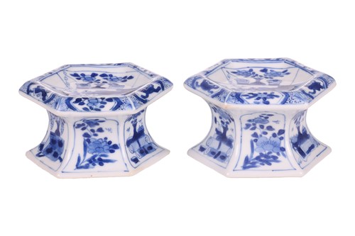 Lot 102 - A pair of Chinese blue and white porcelain...