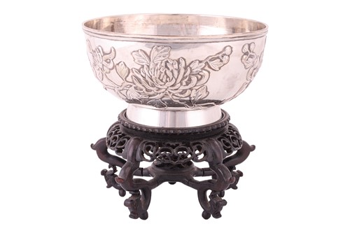 Lot 258 - A late 19th-Century Chinese export rose bowl...