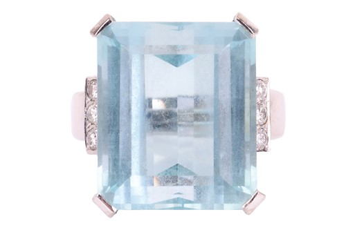 Lot 23 - A large aquamarine cocktail ring in 18ct white...
