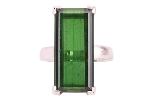 Lot 29 - A large tourmaline cocktail ring in 18ct white...