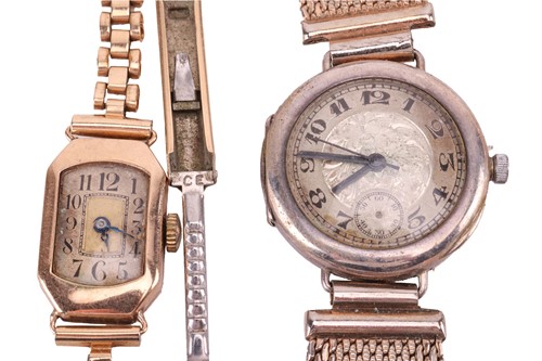 Lot 107 - A collection of jewellery items; including a...