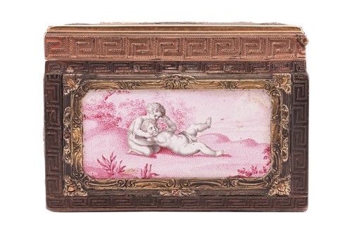 Lot 186 - A Continental snuff box of rectangular form,...