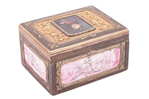 Lot 186 - A Continental snuff box of rectangular form,...