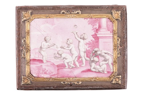 Lot 186 - A Continental snuff box of rectangular form,...