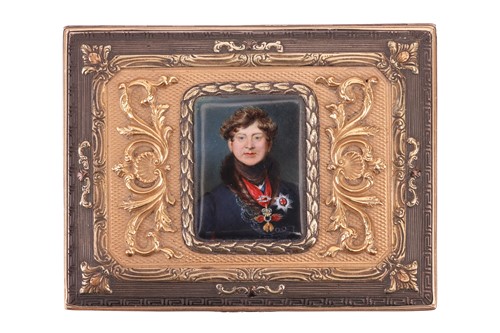 Lot 186 - A Continental snuff box of rectangular form,...