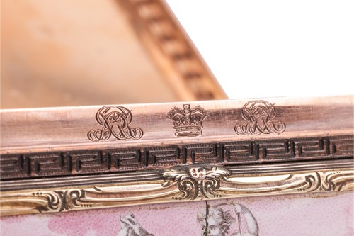 Lot 186 - A Continental snuff box of rectangular form,...
