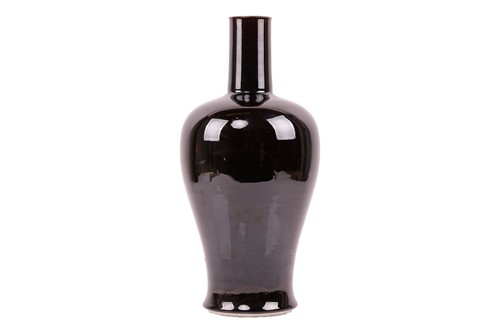 Lot 108 - A large Chinese 'Mirror Black' porcelain...