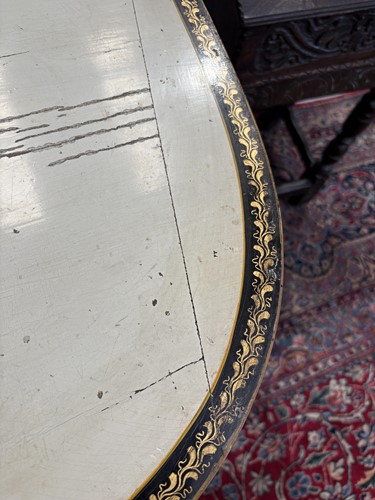 Lot 102 - A George III satinwood and parquet line inlaid...