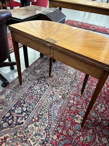 Lot 102 - A George III satinwood and parquet line inlaid...