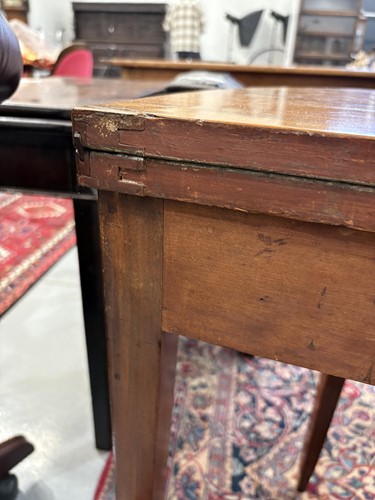 Lot 102 - A George III satinwood and parquet line inlaid...