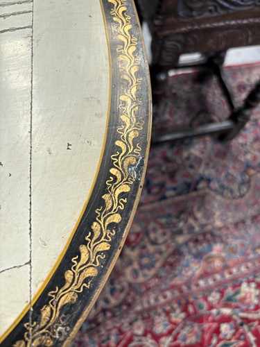 Lot 102 - A George III satinwood and parquet line inlaid...