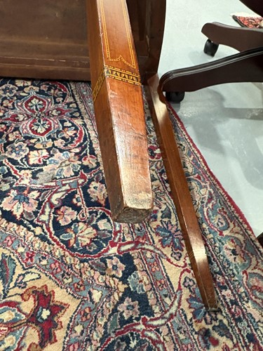 Lot 102 - A George III satinwood and parquet line inlaid...