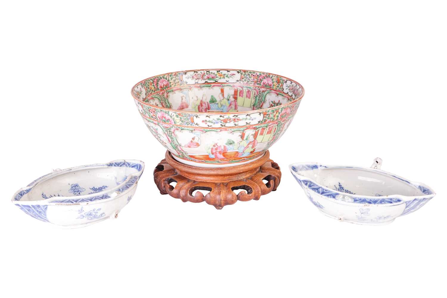 Lot 59 - A Chinese Famille Rose porcelain circular...