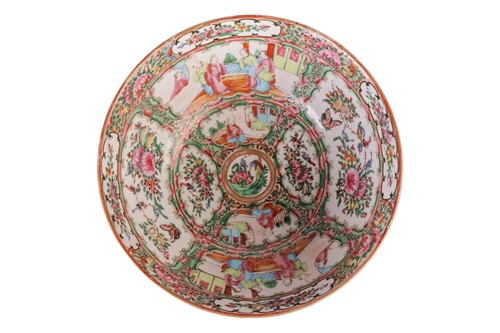 Lot 59 - A Chinese Famille Rose porcelain circular...