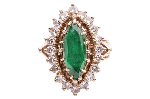 Lot 164 - A soudé emerald and diamond cluster ring,...