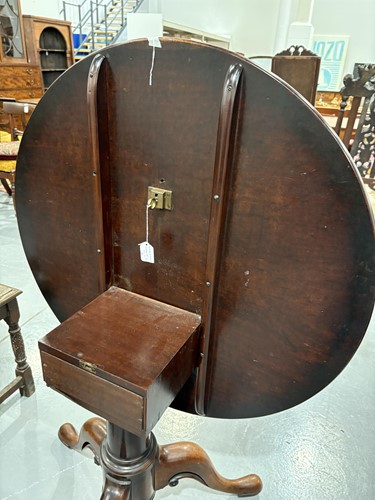 Lot 131 - An early George III "Plum Pudding" mahogany...