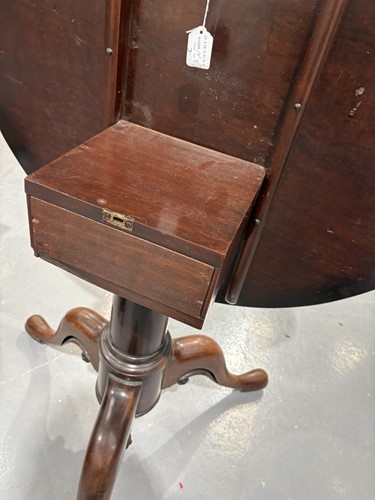 Lot 131 - An early George III "Plum Pudding" mahogany...