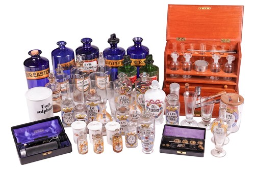 Lot 304 - A large collection of Continental...