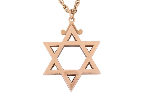 Lot 152 - A Star of David pendant on chain, the solid...