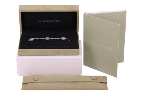 Lot 44 - Van Cleef & Arpels - a 'Vintage Alhambra'...