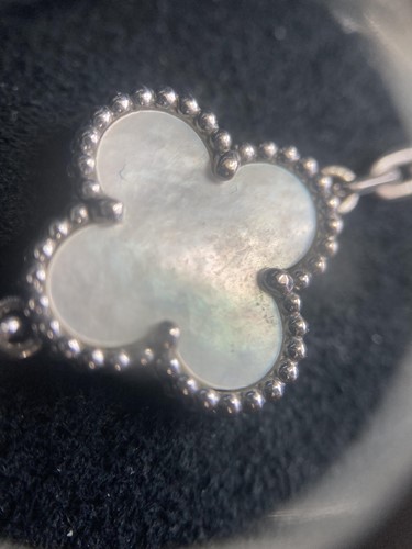 Lot 44 - Van Cleef & Arpels - a 'Vintage Alhambra'...