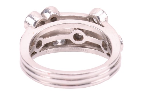 Lot 95 - Boodles - a Classic Raindance diamond ring in...