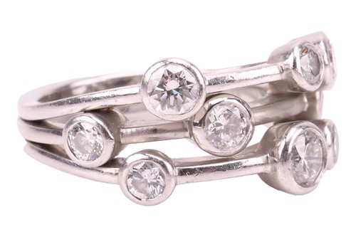 Lot 95 - Boodles - a Classic Raindance diamond ring in...