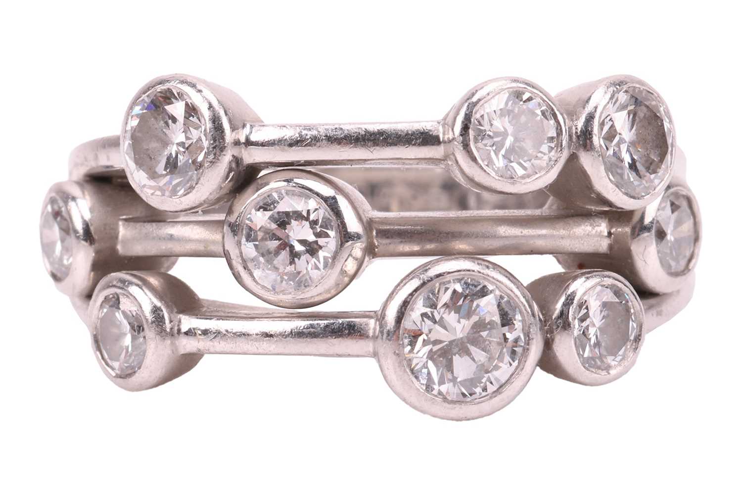 Lot 95 - Boodles - a Classic Raindance diamond ring in...