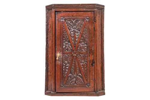 Lot 112 - An 18th-century single-door hanging corner...