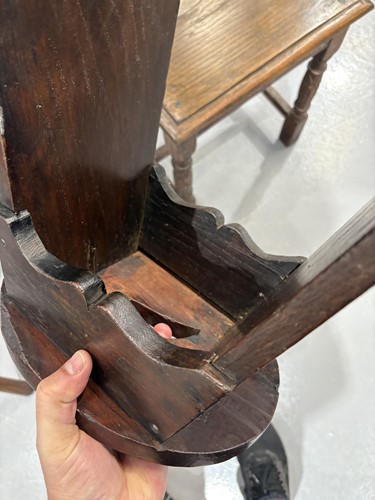 Lot 109 - An early 19th-century English elm cricket...