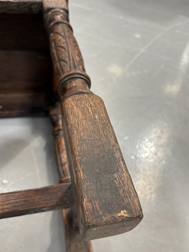 Lot 109 - An early 19th-century English elm cricket...