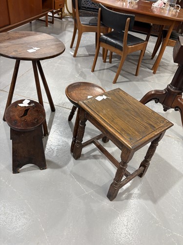 Lot 109 - An early 19th-century English elm cricket...