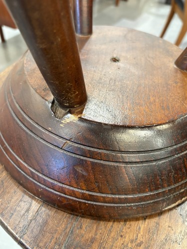 Lot 109 - An early 19th-century English elm cricket...