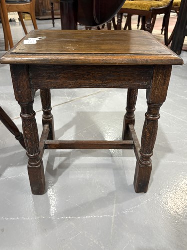 Lot 109 - An early 19th-century English elm cricket...
