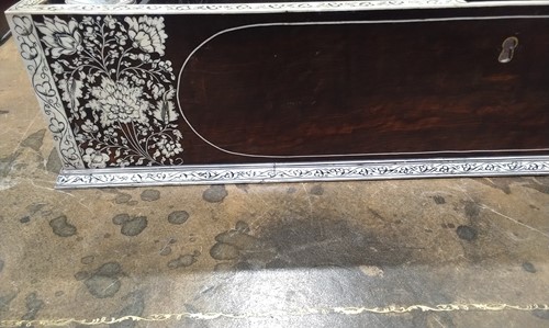 Lot 134 - An 18th-century Vizagapatam worked Macassar...