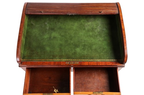 Lot 114 - George III Sheraton Period "Fiddle-back or...