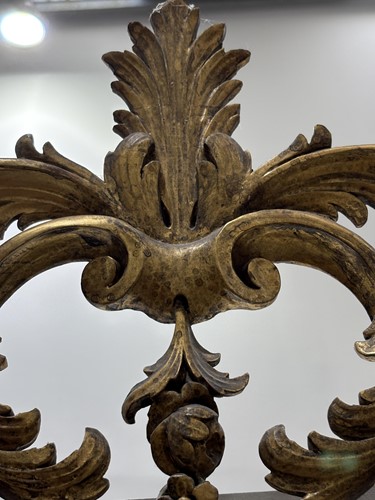 Lot 141 - A 19th-century oval carved wood and gilt gesso...
