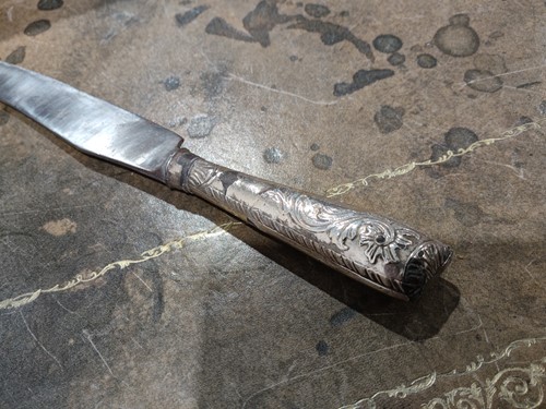 Lot 129 - A George III serpentine-fronted knife box with...