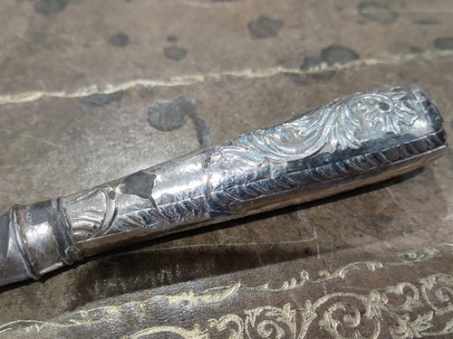 Lot 129 - A George III serpentine-fronted knife box with...