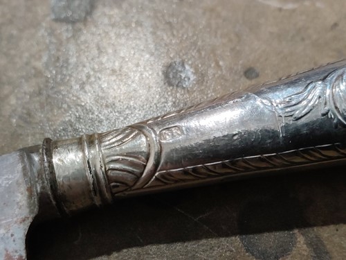 Lot 129 - A George III serpentine-fronted knife box with...
