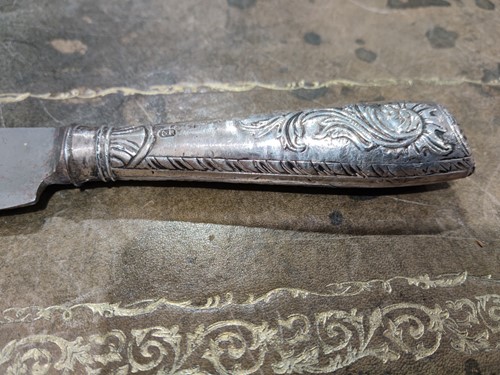 Lot 129 - A George III serpentine-fronted knife box with...