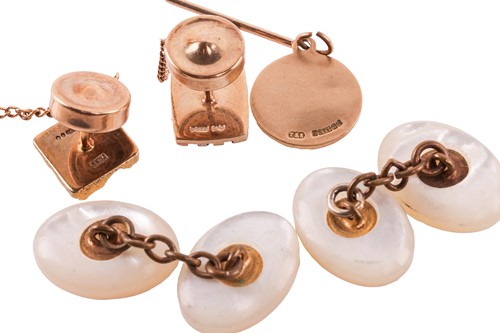 Lot 117 - Two 9ct gold dress studs, one of rounded...