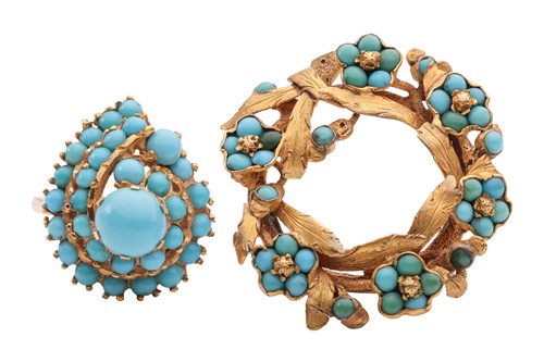 Lot 121 - A turquoise cluster ring and a brooch; the...