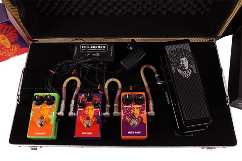 Lot 157 - Jimi Hendrix Tribute Fender Stratocaster 50th...